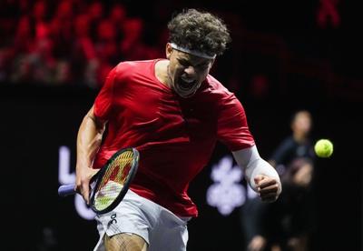 Auger-Aliassime helps Team World to third straight win on first day of Laver Cup
