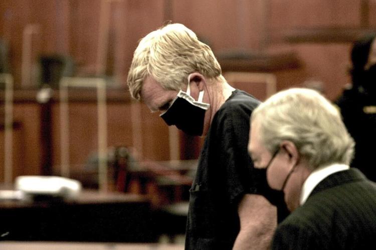 Alex Murdaugh goes on trial in 2021 killings of wife, son