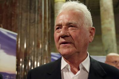 Frank Stronach to stand trial in Toronto early next year before judge alone