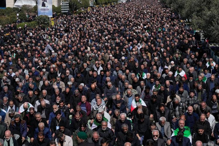 Iranian attacks target Gulf States as US warns bombing will intensify