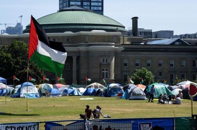 University of Toronto graduation ceremonies set to begin with protest in background