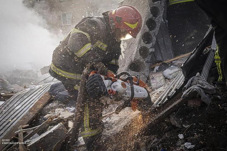 Russia attacks Ukrainian electrical power facilities, including major hydroelectric plant