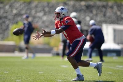 Patriots, Seahawks look to move on from old coaches when they meet in New England