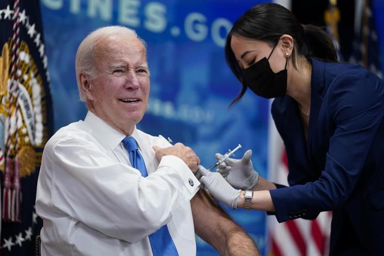 Biden gets updated COVID-19 booster shot, promotes vaccine