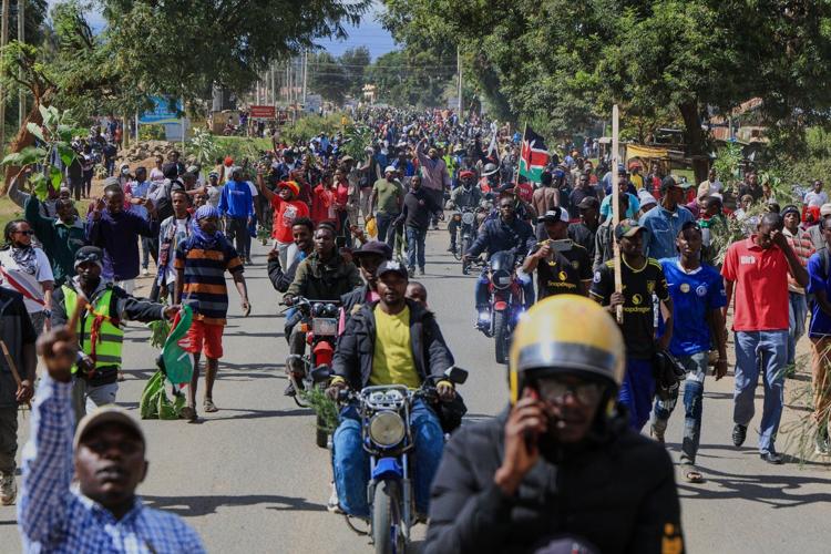 Hundreds of youths protest outside Kenya's Ebola quarantine center for US citizens