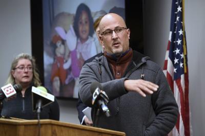 Child illegally taken by her mother from US to Mexico in 1999 is found and reconnects with dad