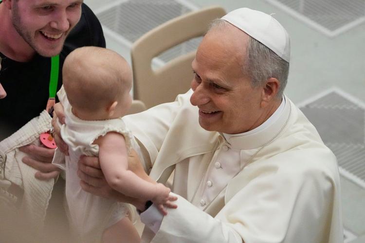 Pope highlights virtue of listening while accepting award from US Augustinians