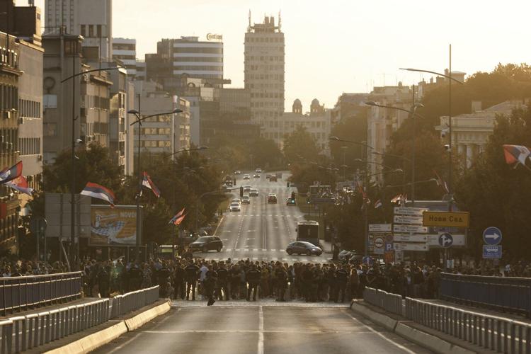 Serbia's opposing camps hold parallel rallies, reflecting deep political crisis