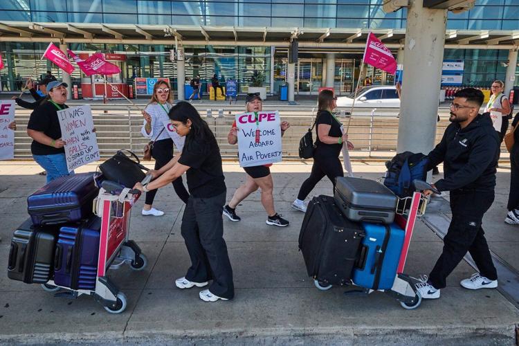 Passengers still scrambling as Air Canada flights gradually resume after strike ends
