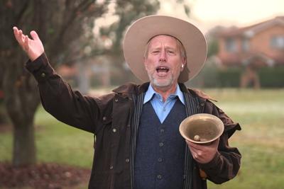 Guinness crowns Canberra town crier as the world's loudest person at 122.4 decibels