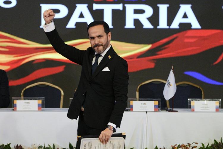 Colombian election loser threatens 'civil disobedience' if winner does not ditch US citizenship