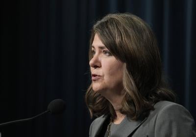 Smith, Alberta Next panel begin town hall series to hear grievances about Ottawa