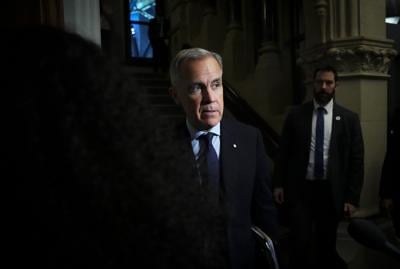 Carney 'disappointed' by Air Canada impasse, urges both sides to reach a deal