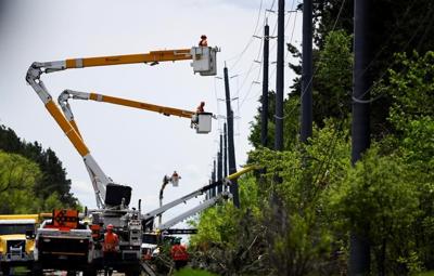 Ottawa residents struggle to claim insurance for derecho damages as winter approaches