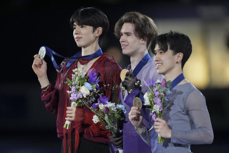 Canada's Piper Gilles and Paul Poirier defend ice dance title at Four Continents