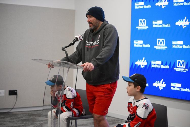 Ovechkin response to fans' request for 1 more year: 'I'll think about it'