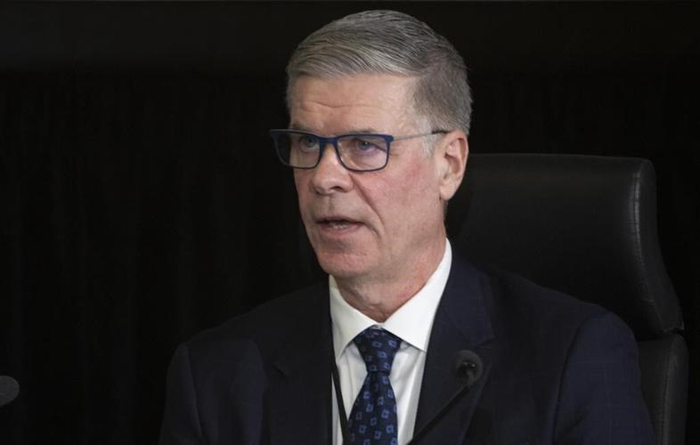 Ex-CBSA head says officers couldn't stop 'Freedom Convoy' protesters entering Canada