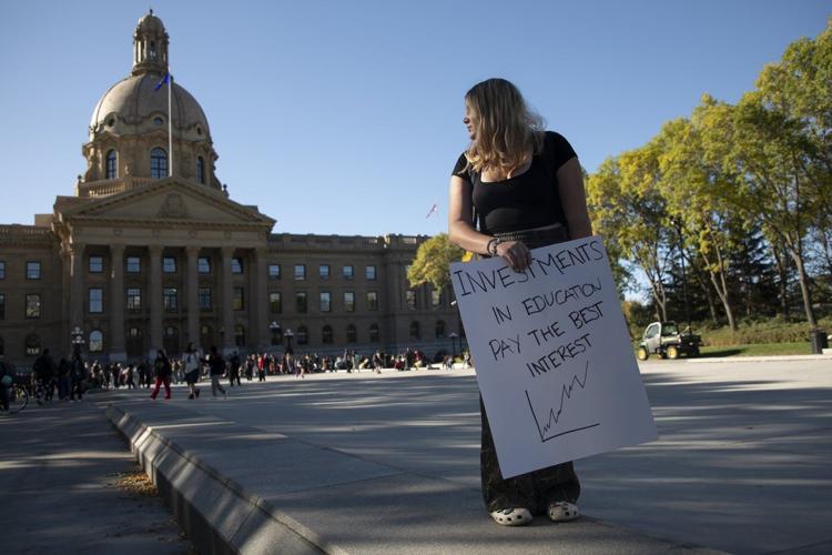 'A big mess': Expert, parents criticize Alberta tool kit for students during strike