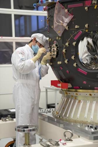 Japanese company: 'High probability' lander crashed on moon