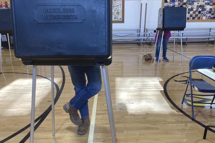New Mexico votes for governor on concerns of crime, abortion