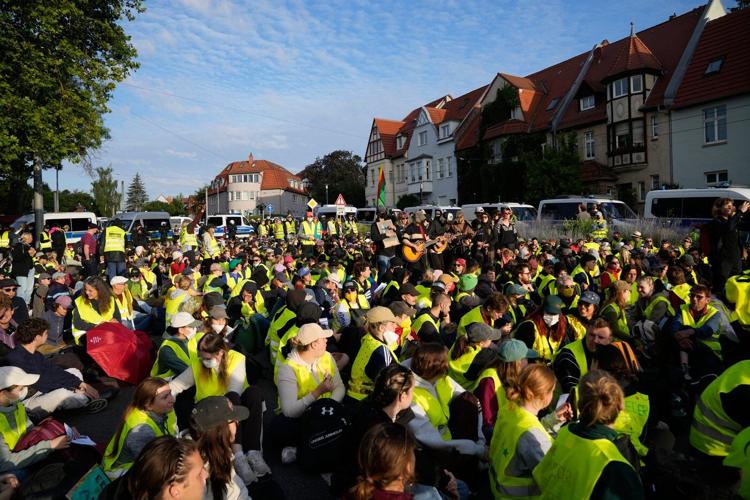 Far-right Alternative for Germany party elects leaders as protesters and police clash