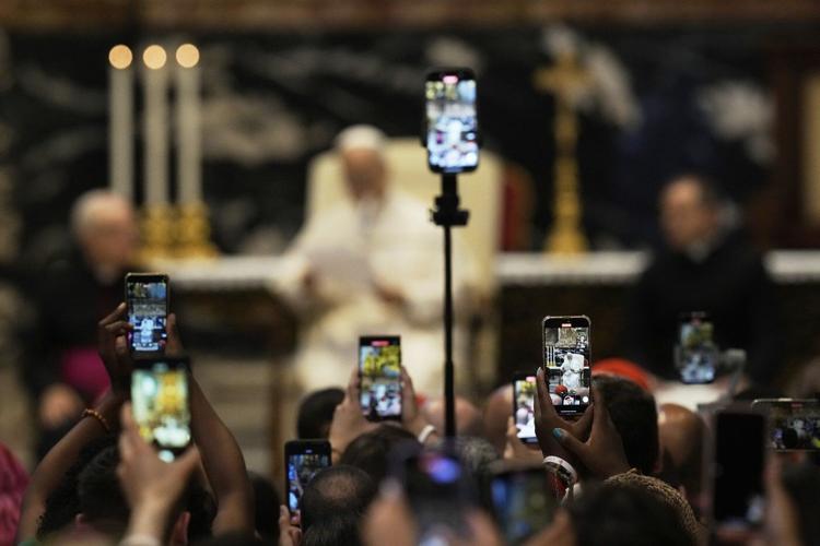 Pope Leo XIV gets rock star's welcome at Catholic influencer festival