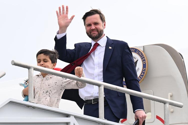 Vance gets a chance to woo Iowa GOP voters ahead of 2028 in a campaign stop with a congressman