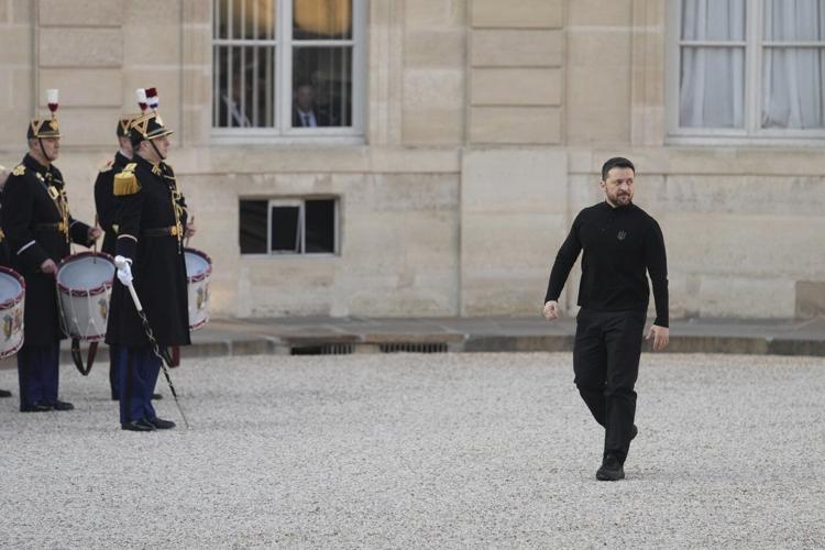 Macron says a proposed European force for Ukraine could 'respond' if attacked by Russia.