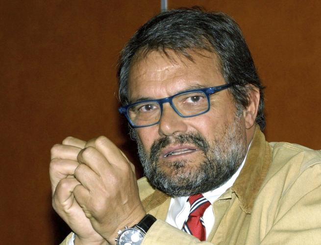 Italian photographer Oliviero Toscani, famed for provocative Benetton campaigns, dies at 82