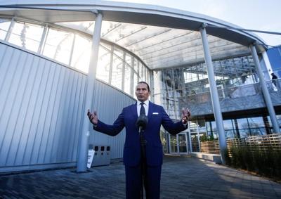 Manitoba premier eyes makeover at Crown corporation, a 'hug' for the public sector