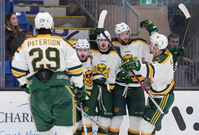 UNB Reds punch ticket to U Sports men's hockey final with 6-3 win over Patriotes