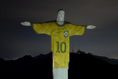 Christ the Redeemer lit in Pele shirt as Brazil honors first anniversary of his death