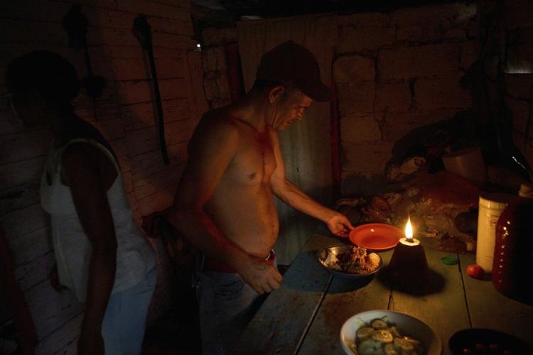 Cuban families devise ingenious solutions to endure frequent power shortages