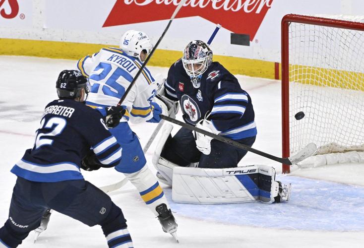 Comrie comes up big for Jets in 3-1 win over Blues
