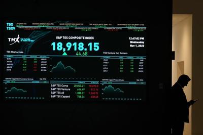 S&P/TSX composite index moves lower Friday, U.S. markets also down amid global outage