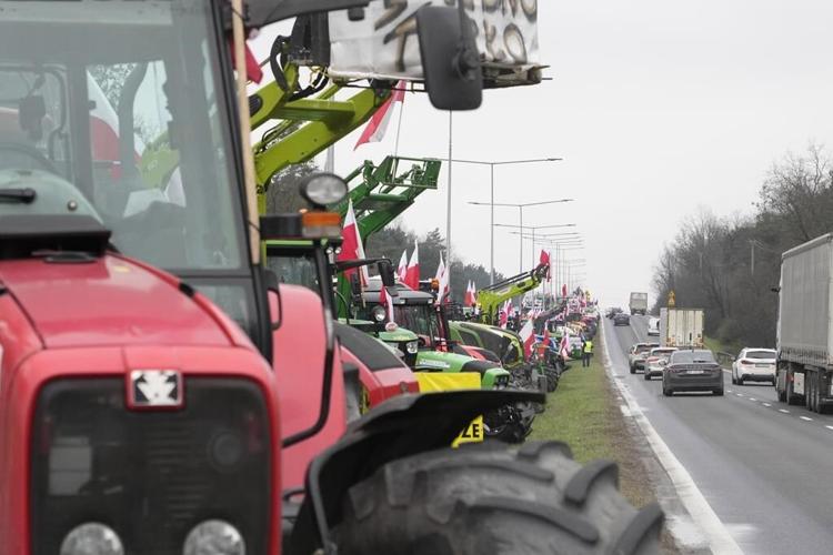 Poland sees its most violent protest yet by farmers and supporters against Ukraine imports, EU rules