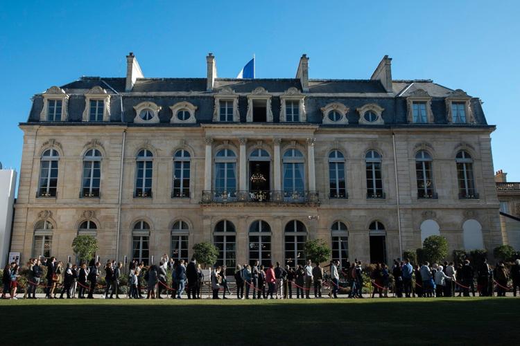 Élysée Palace silver steward arrested for stealing thousands of euros' worth of silverware