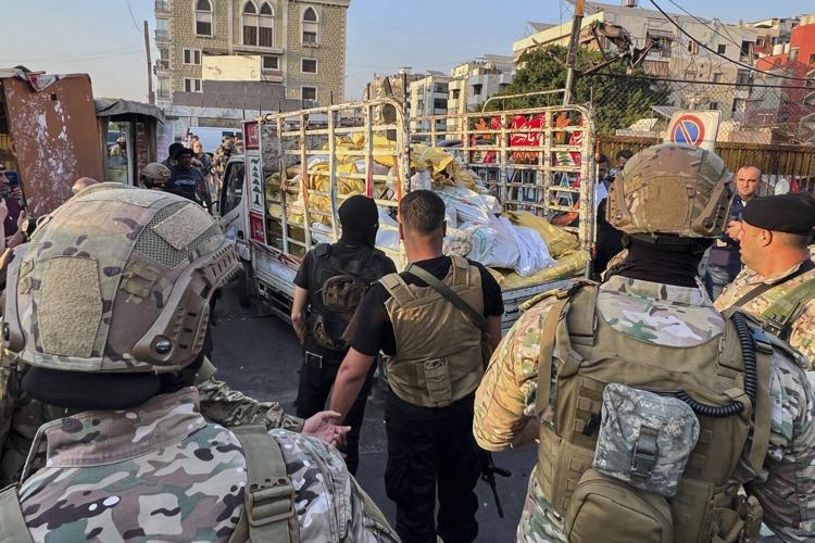 Palestinian factions begin handing over weapons at Beirut refugee camp
