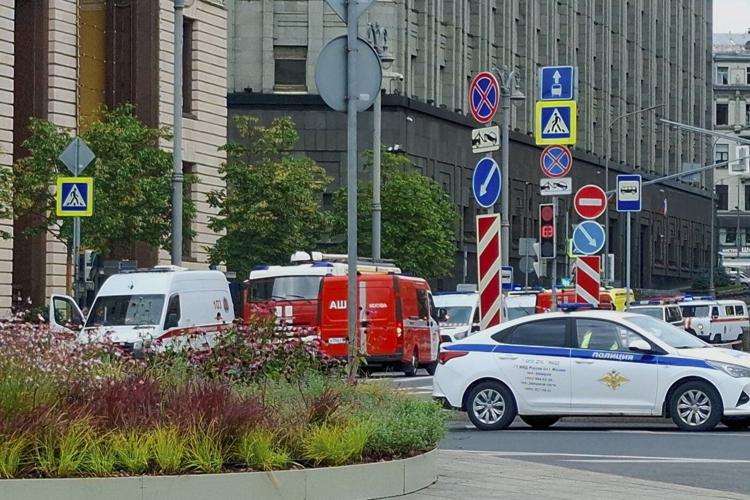 At least 1 dead in Moscow shopping center explosion, 3 injured
