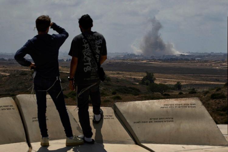 Live updates: Israel attacks a hospital in northern Gaza, Palestinian health officials say
