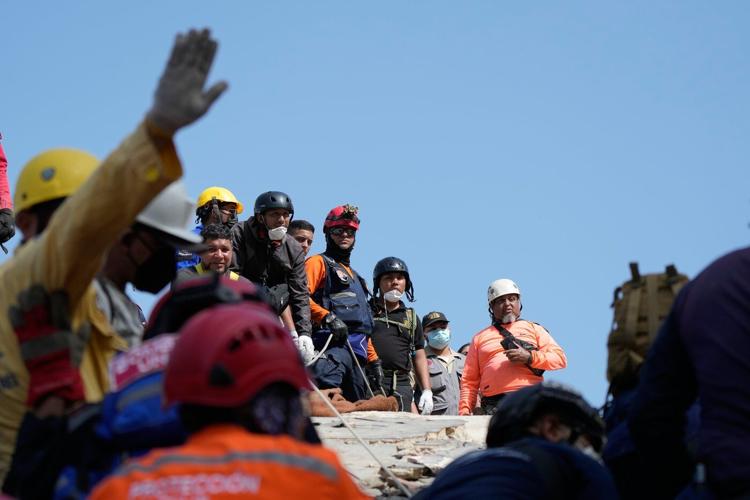 As survivors are pulled from rubble of Venezuela earthquakes, relatives of missing hold out hope