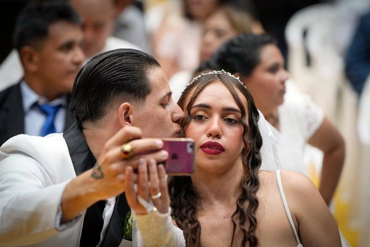 Over 600 couples tie the knot in Asunción, Paraguay's mass civil wedding