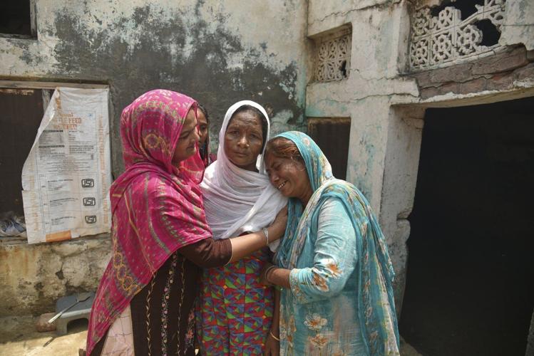 14 people die from drinking toxic liquor in India