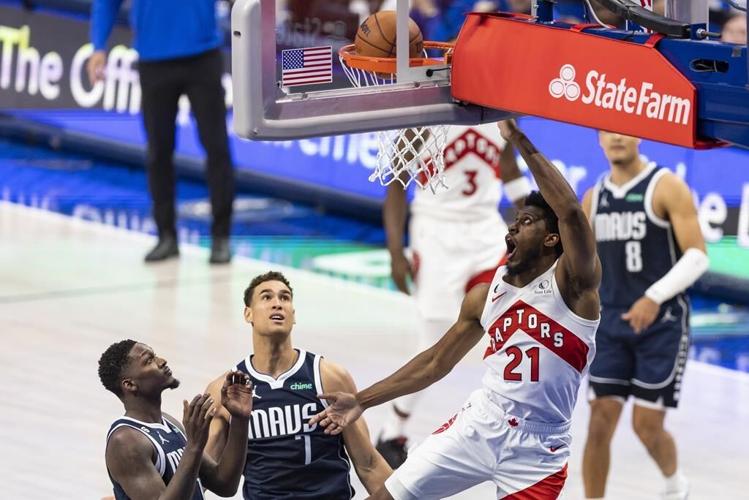 Doncic's 30-point streak hits 8 games as Mavs beat Raptors