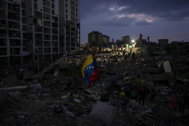 As quake rescue effort winds down, Venezuelans are left alone to recover their dead