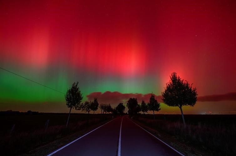 What's behind the northern lights that dazzled the sky farther south