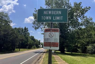 Alabama town's first Black mayor, who had been locked out of office, will return under settlement