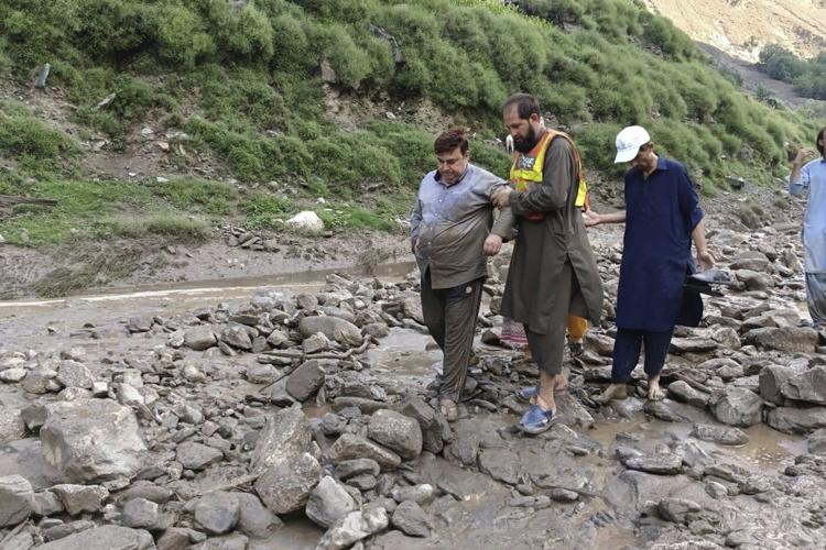 Flash floods kill 3 tourists and leave 15 missing in northern Pakistan