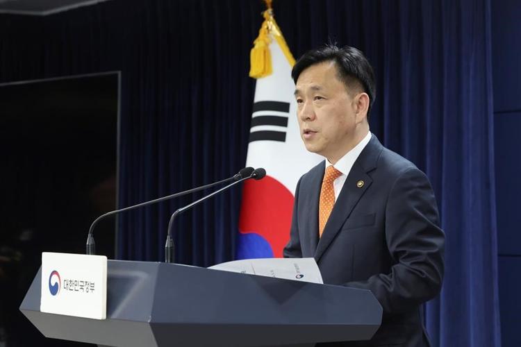 South Korea stresses need for fair treatment for Line chat app operator Naver