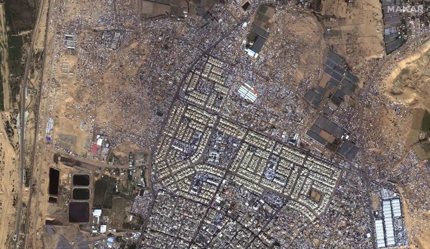 Satellite photos show Egypt building a wall near Gaza Strip as Israeli offensive on Rafah looms